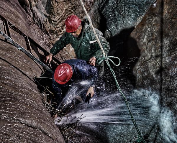 ��ս��Сʱ！��ˮ��˾ȫ������DN2400ԭˮ�������ܶ��ṩˮ��������